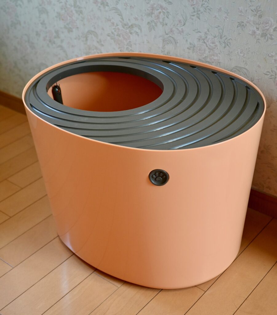 アイリスオーヤマの上から猫トイレを使っています。
