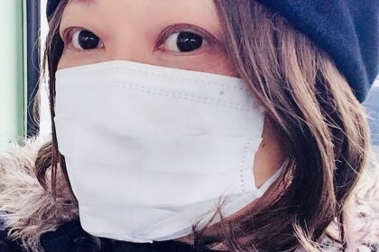 抗がん剤治療が終わり、右乳房の全摘出手術を受ける少し前、ウィッグ+帽子姿の私