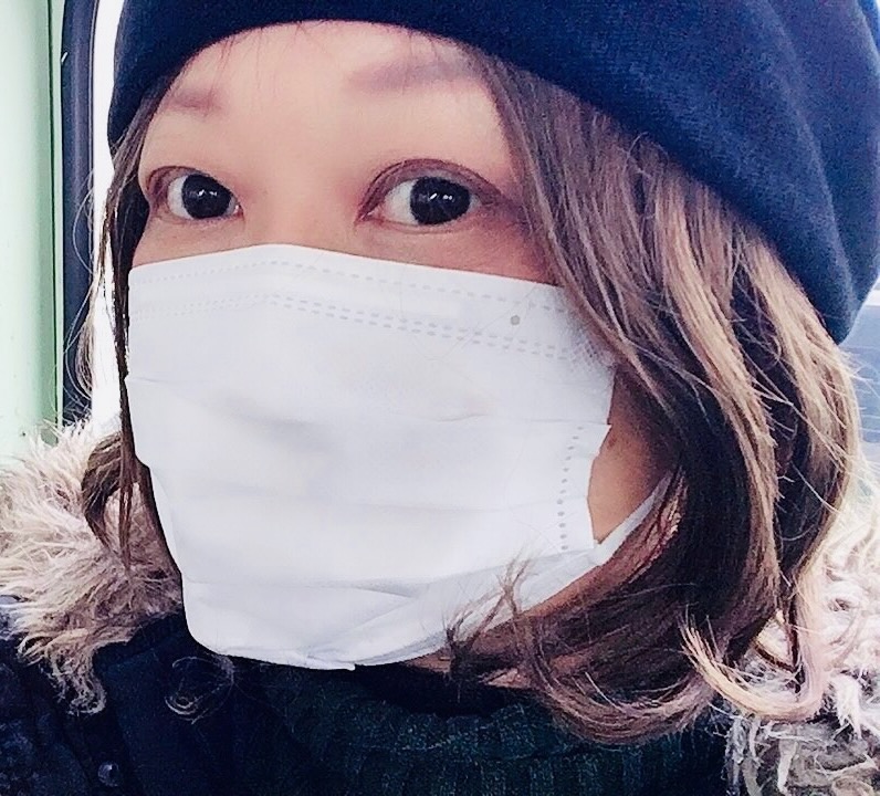 抗がん剤治療が終わり、右乳房の全摘出手術を受ける少し前、ウィッグ＋帽子姿の私
