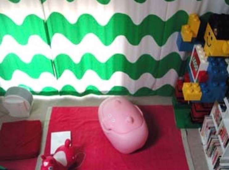 東京時代、家中のカーテンをマリメッコのロッキでオーダーした