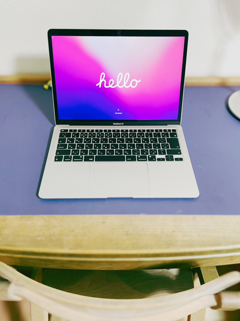 MacBook Airがやってきた時の写真