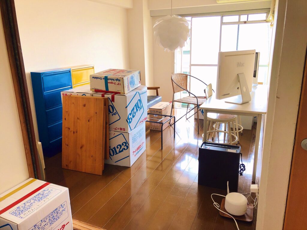 引っ越し屋さんに運んでもらった新居