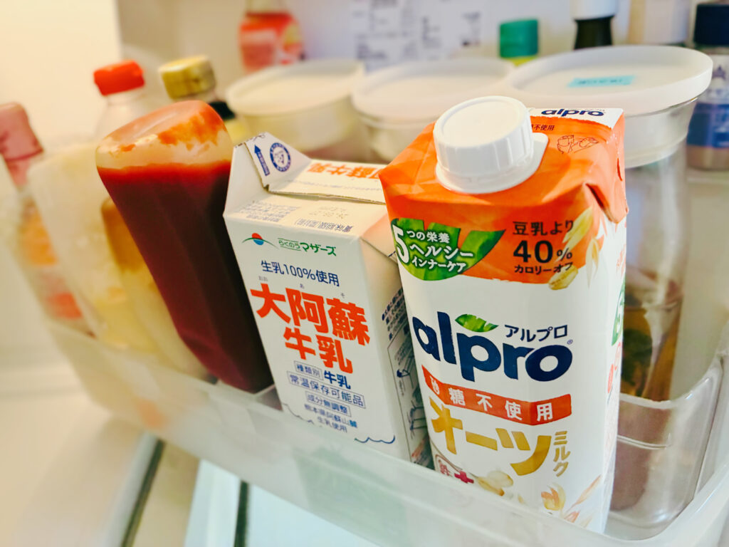 冷蔵庫のオーツミルク