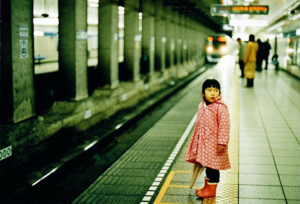 東京メトロ高田馬場駅での娘