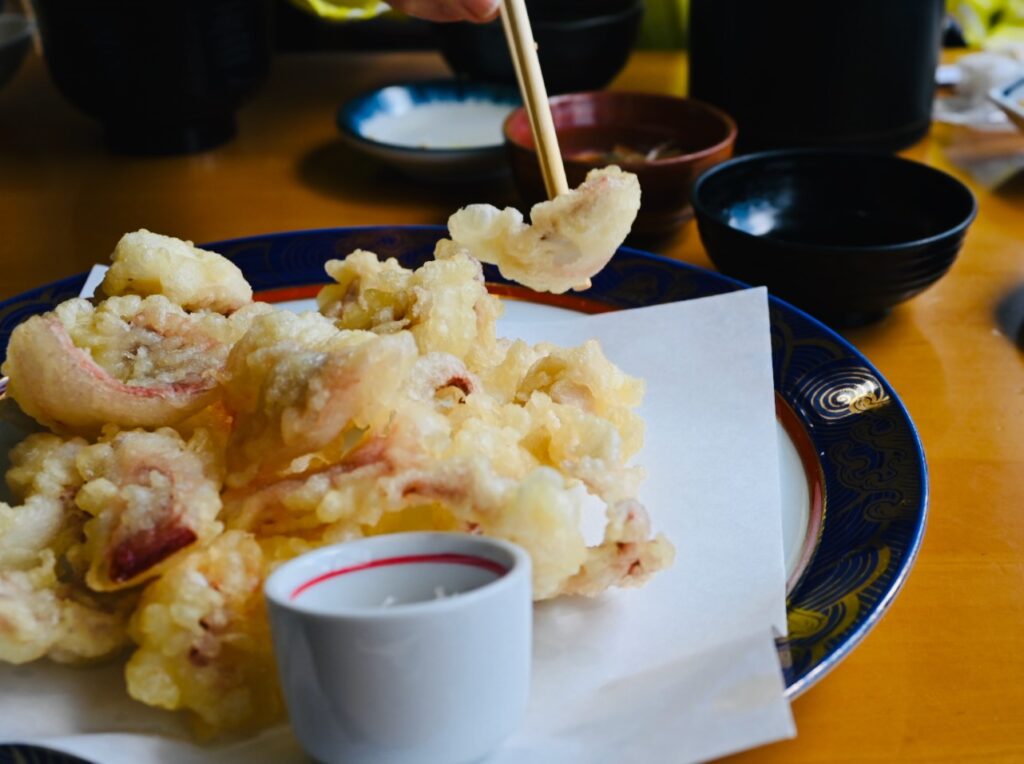 唐津市呼子「お魚処 玄海」にて、イカの活き造りをいただいた後に作ってもらった天ぷら